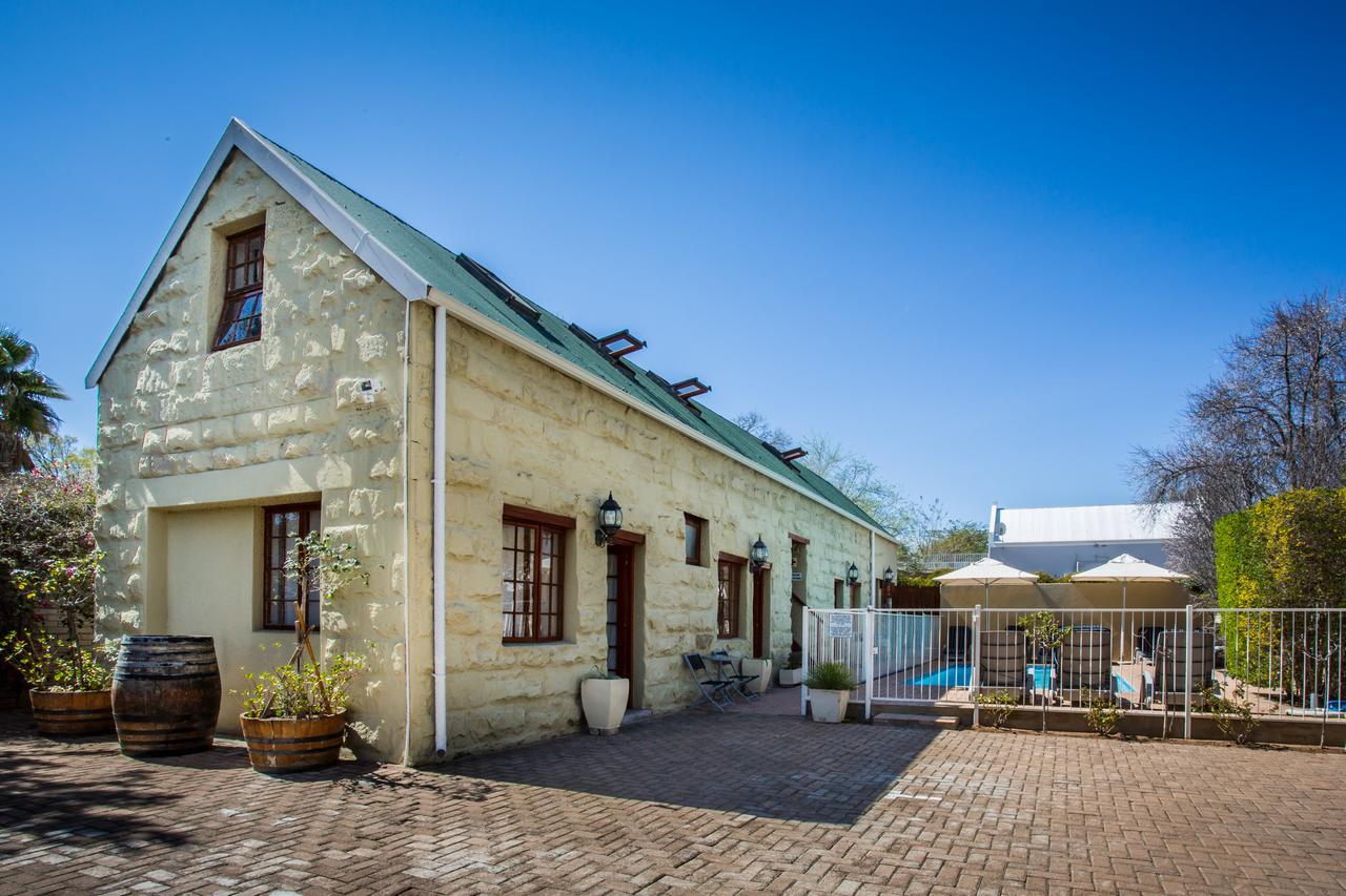 88 Baron Van Reede Guesthouse Oudtshoorn Bagian luar foto