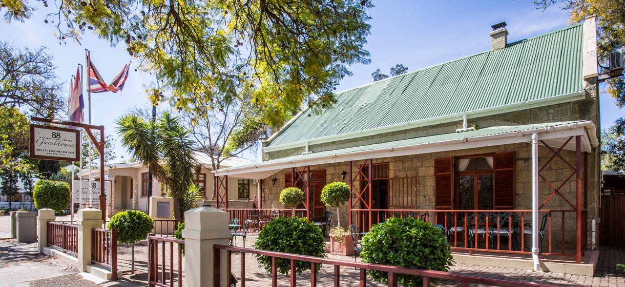 88 Baron Van Reede Guesthouse Oudtshoorn Bagian luar foto