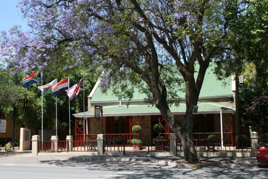 88 Baron Van Reede Guesthouse Oudtshoorn Bagian luar foto